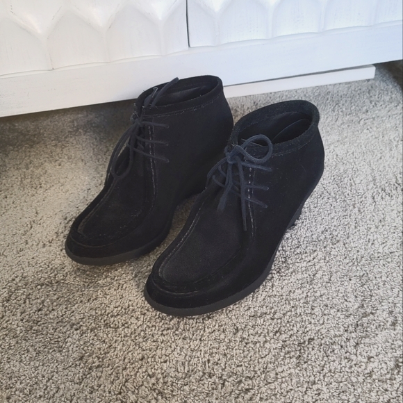 Like new, Banana Republic rare VTG suede wedge booties size 7 - Picture 1 of 8